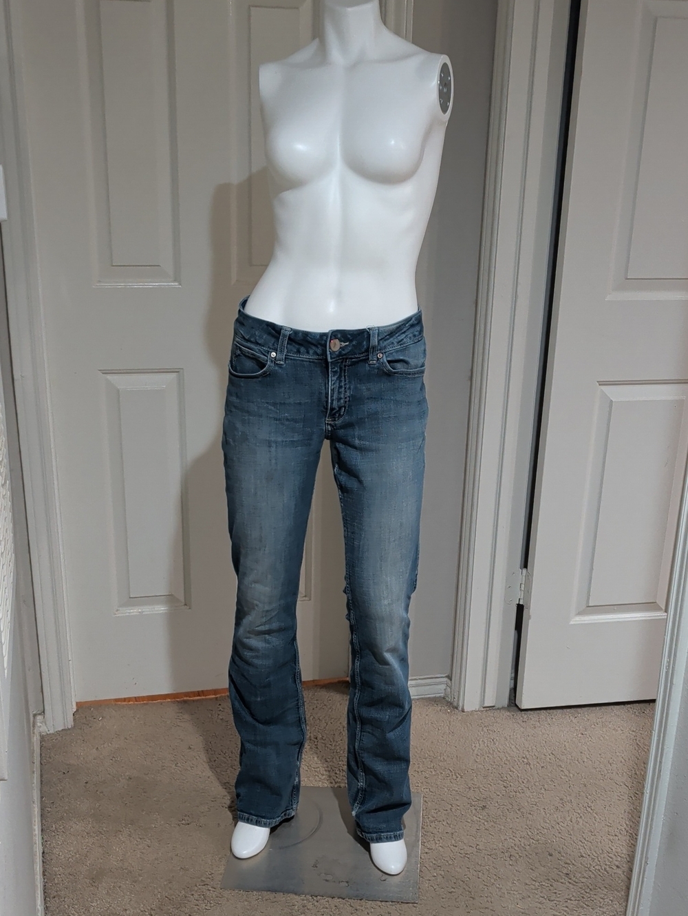 Wrangler Bootcut Jeans in Faded Blue - Women's Size 8 US (Juniors 9)